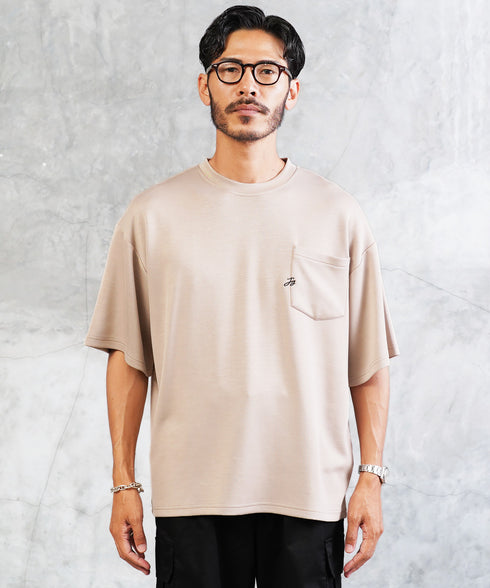 グレージュ MODEL : GO 180cm 66kg Lsize